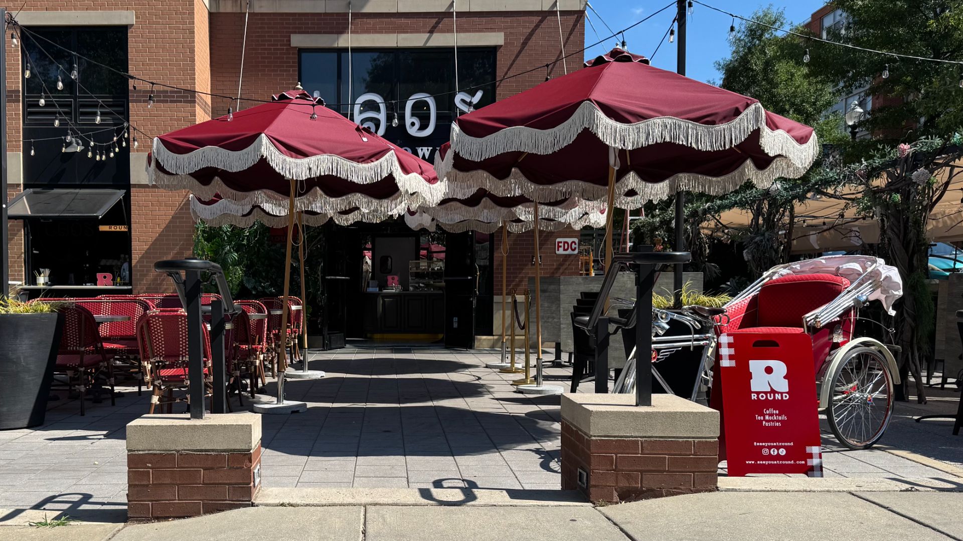 ROUND CAFE - About